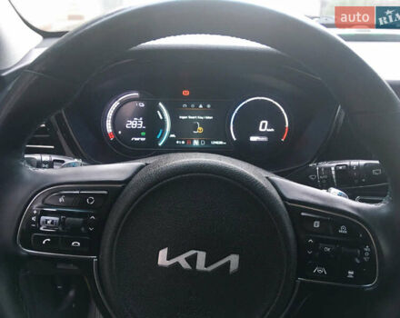 Черный Киа Niro, объемом двигателя 0 л и пробегом 125 тыс. км за 21800 $, фото 13 на Automoto.ua