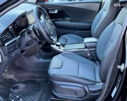 Чорний Кіа Niro, об'ємом двигуна 0 л та пробігом 125 тис. км за 22290 $, фото 14 на Automoto.ua
