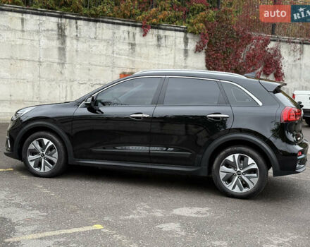 Чорний Кіа Niro, об'ємом двигуна 0 л та пробігом 108 тис. км за 21850 $, фото 26 на Automoto.ua