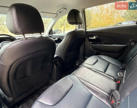 Чорний Кіа Niro, об'ємом двигуна 0 л та пробігом 80 тис. км за 22400 $, фото 26 на Automoto.ua