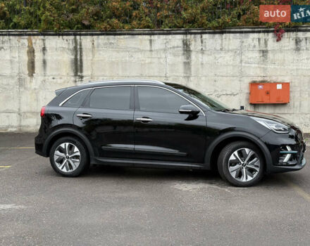 Чорний Кіа Niro, об'ємом двигуна 0 л та пробігом 108 тис. км за 21850 $, фото 5 на Automoto.ua