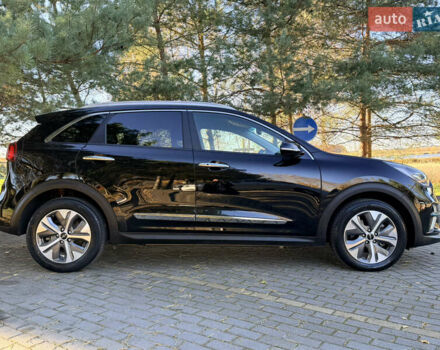 Черный Киа Niro, объемом двигателя 0 л и пробегом 50 тыс. км за 23600 $, фото 9 на Automoto.ua