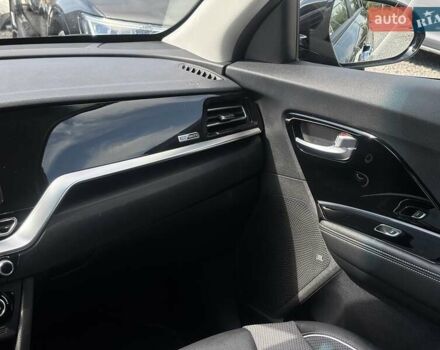 Черный Киа Niro, объемом двигателя 0 л и пробегом 49 тыс. км за 22850 $, фото 17 на Automoto.ua