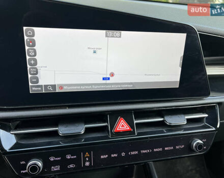 Чорний Кіа Niro, об'ємом двигуна 0 л та пробігом 150 тис. км за 21500 $, фото 22 на Automoto.ua