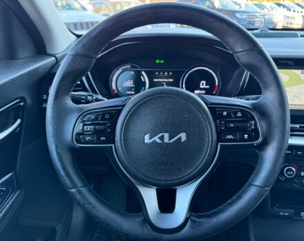Чорний Кіа Niro, об'ємом двигуна 0 л та пробігом 125 тис. км за 22290 $, фото 25 на Automoto.ua