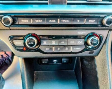 Черный Киа Niro, объемом двигателя 1.6 л и пробегом 43 тыс. км за 12200 $, фото 13 на Automoto.ua