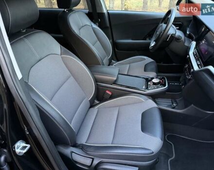 Киа Niro 2022 в Киеве на Automoto.ua Черный Киа Niro, объемом двигателя 0 л и пробегом 70 тыс. км за 22499 $, фото 86 на Automoto.ua