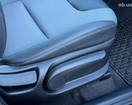 Чорний Кіа Niro, об'ємом двигуна 0 л та пробігом 125 тис. км за 22290 $, фото 23 на Automoto.ua