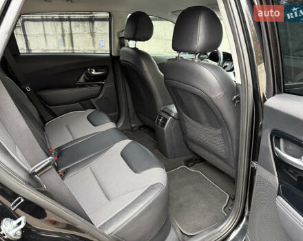 Чорний Кіа Niro, об'ємом двигуна 0 л та пробігом 108 тис. км за 21850 $, фото 52 на Automoto.ua