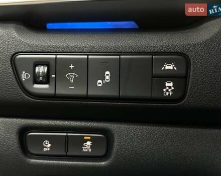 Черный Киа Niro, объемом двигателя 0 л и пробегом 12 тыс. км за 25400 $, фото 6 на Automoto.ua