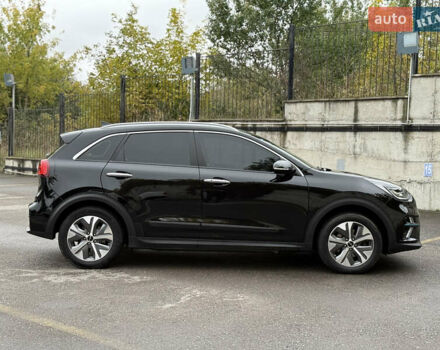 Чорний Кіа Niro, об'ємом двигуна 0 л та пробігом 108 тис. км за 21850 $, фото 19 на Automoto.ua
