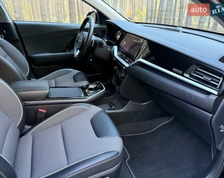 Киа Niro 2022 в Киеве на Automoto.ua Черный Киа Niro, объемом двигателя 0 л и пробегом 70 тыс. км за 22499 $, фото 83 на Automoto.ua