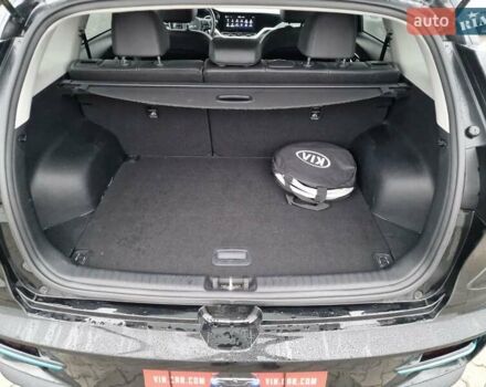 Чорний Кіа Niro, об'ємом двигуна 0 л та пробігом 53 тис. км за 22900 $, фото 50 на Automoto.ua