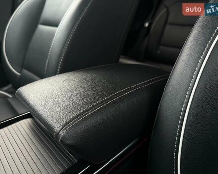 Чорний Кіа Niro, об'ємом двигуна 0 л та пробігом 29 тис. км за 22900 $, фото 84 на Automoto.ua