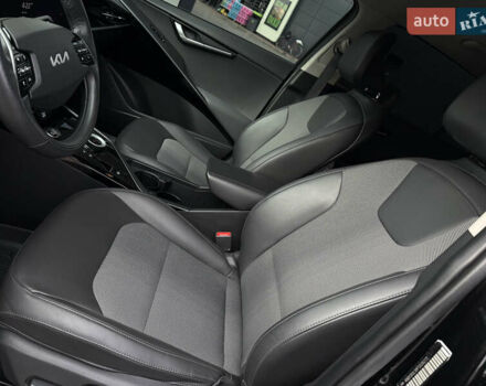 Черный Киа Niro, объемом двигателя 0 л и пробегом 149 тыс. км за 20550 $, фото 34 на Automoto.ua