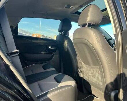 Чорний Кіа Niro, об'ємом двигуна 0 л та пробігом 72 тис. км за 22100 $, фото 7 на Automoto.ua