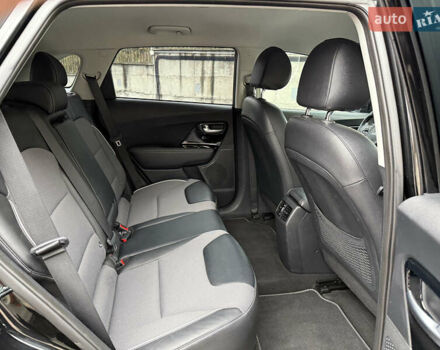 Чорний Кіа Niro, об'ємом двигуна 0 л та пробігом 108 тис. км за 21850 $, фото 51 на Automoto.ua