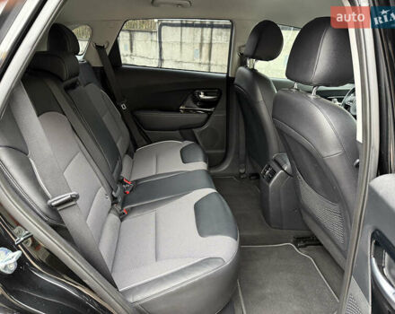 Чорний Кіа Niro, об'ємом двигуна 0 л та пробігом 108 тис. км за 21850 $, фото 50 на Automoto.ua