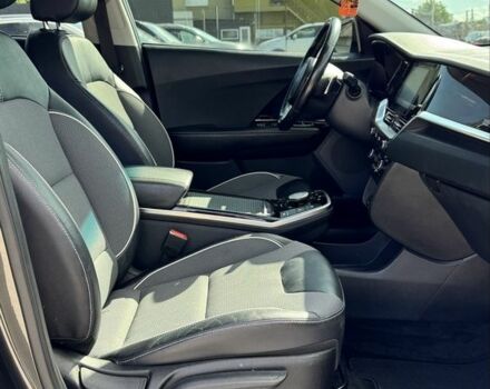 Чорний Кіа Niro, об'ємом двигуна 0 л та пробігом 126 тис. км за 19800 $, фото 19 на Automoto.ua