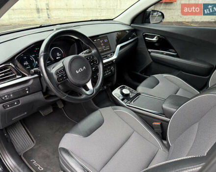 Чорний Кіа Niro, об'ємом двигуна 0 л та пробігом 108 тис. км за 21850 $, фото 33 на Automoto.ua