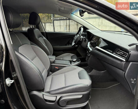 Чорний Кіа Niro, об'ємом двигуна 0 л та пробігом 108 тис. км за 21850 $, фото 48 на Automoto.ua