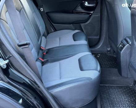 Чорний Кіа Niro, об'ємом двигуна 0 л та пробігом 125 тис. км за 22290 $, фото 20 на Automoto.ua