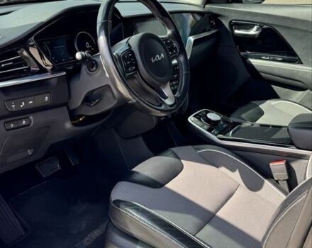 Чорний Кіа Niro, об'ємом двигуна 0 л та пробігом 126 тис. км за 19800 $, фото 10 на Automoto.ua