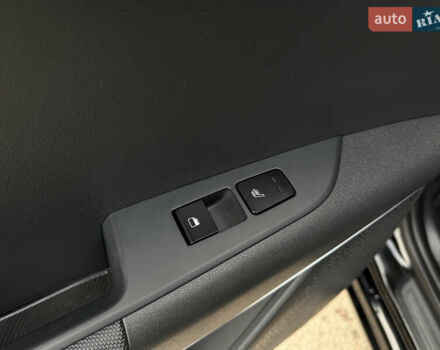 Черный Киа Niro, объемом двигателя 0 л и пробегом 149 тыс. км за 20550 $, фото 38 на Automoto.ua