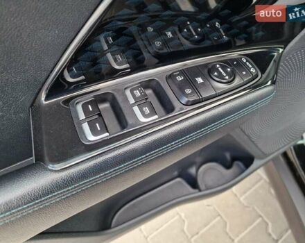 Черный Киа Niro, объемом двигателя 0 л и пробегом 125 тыс. км за 21800 $, фото 11 на Automoto.ua