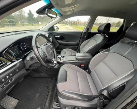 Чорний Кіа Niro, об'ємом двигуна 0 л та пробігом 24 тис. км за 12000 $, фото 9 на Automoto.ua
