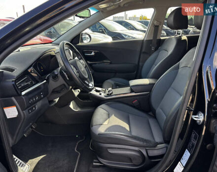 Чорний Кіа Niro, об'ємом двигуна 0 л та пробігом 23 тис. км за 24999 $, фото 17 на Automoto.ua