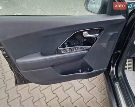 Чорний Кіа Niro, об'ємом двигуна 0 л та пробігом 53 тис. км за 22900 $, фото 23 на Automoto.ua