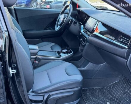 Чорний Кіа Niro, об'ємом двигуна 0 л та пробігом 125 тис. км за 22290 $, фото 22 на Automoto.ua