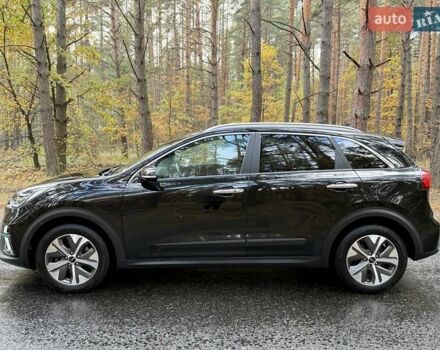 Киа Niro 2022 в Киеве на Automoto.ua Черный Киа Niro, объемом двигателя 0 л и пробегом 70 тыс. км за 22499 $, фото 4 на Automoto.ua
