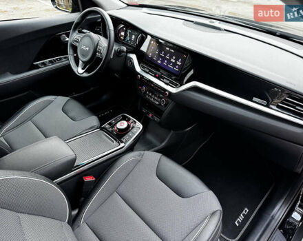 Черный Киа Niro, объемом двигателя 0 л и пробегом 54 тыс. км за 24300 $, фото 54 на Automoto.ua