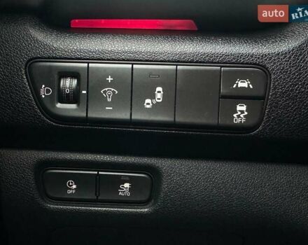 Черный Киа Niro, объемом двигателя 0 л и пробегом 29 тыс. км за 22900 $, фото 51 на Automoto.ua