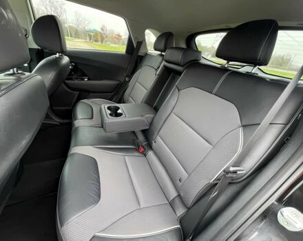 Чорний Кіа Niro, об'ємом двигуна 0 л та пробігом 24 тис. км за 12000 $, фото 11 на Automoto.ua