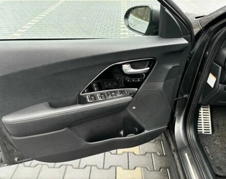 Черный Киа Niro, объемом двигателя 0 л и пробегом 75 тыс. км за 13900 $, фото 21 на Automoto.ua