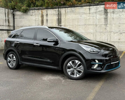 Чорний Кіа Niro, об'ємом двигуна 0 л та пробігом 108 тис. км за 21850 $, фото 4 на Automoto.ua