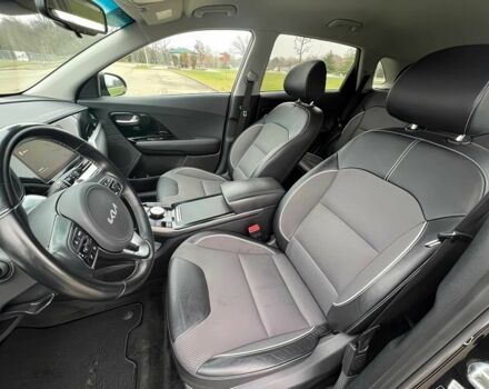 Чорний Кіа Niro, об'ємом двигуна 0 л та пробігом 24 тис. км за 12000 $, фото 8 на Automoto.ua