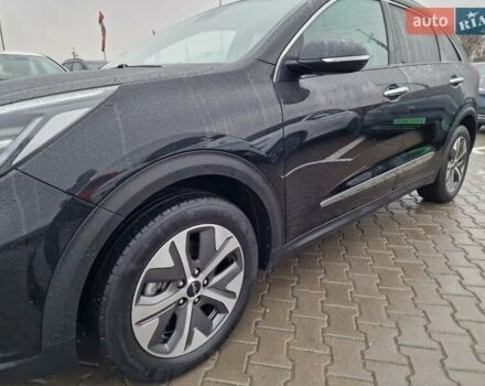Чорний Кіа Niro, об'ємом двигуна 0 л та пробігом 53 тис. км за 22900 $, фото 7 на Automoto.ua