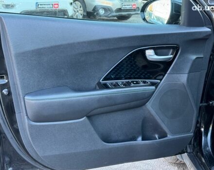 Чорний Кіа Niro, об'ємом двигуна 0 л та пробігом 125 тис. км за 22290 $, фото 12 на Automoto.ua