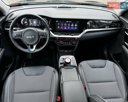 Черный Киа Niro, объемом двигателя 0 л и пробегом 54 тыс. км за 24300 $, фото 4 на Automoto.ua
