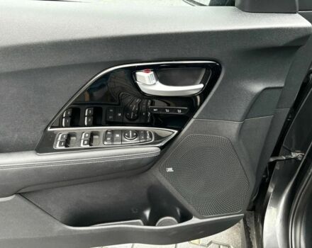 Черный Киа Niro, объемом двигателя 0 л и пробегом 75 тыс. км за 13900 $, фото 20 на Automoto.ua