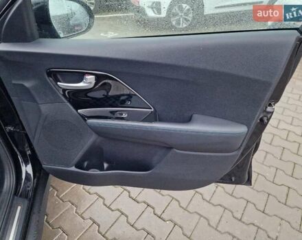 Чорний Кіа Niro, об'ємом двигуна 0 л та пробігом 53 тис. км за 22900 $, фото 44 на Automoto.ua