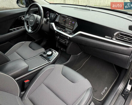 Чорний Кіа Niro, об'ємом двигуна 0 л та пробігом 108 тис. км за 21850 $, фото 47 на Automoto.ua