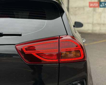 Чорний Кіа Niro, об'ємом двигуна 0 л та пробігом 108 тис. км за 21850 $, фото 27 на Automoto.ua