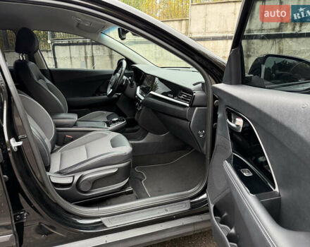 Чорний Кіа Niro, об'ємом двигуна 0 л та пробігом 108 тис. км за 21850 $, фото 43 на Automoto.ua