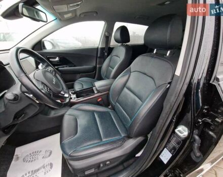 Чорний Кіа Niro, об'ємом двигуна 0 л та пробігом 53 тис. км за 22900 $, фото 25 на Automoto.ua