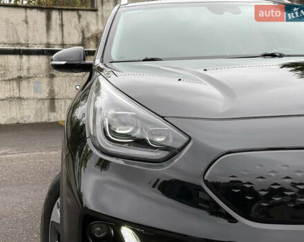 Чорний Кіа Niro, об'ємом двигуна 0 л та пробігом 108 тис. км за 21850 $, фото 12 на Automoto.ua